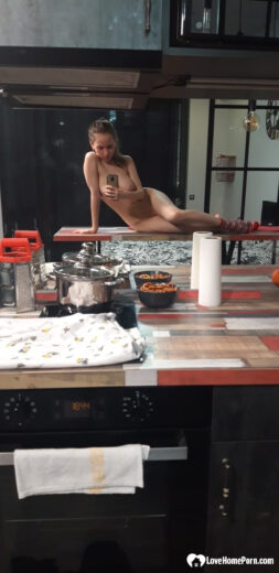 red hot amateur 24111707382