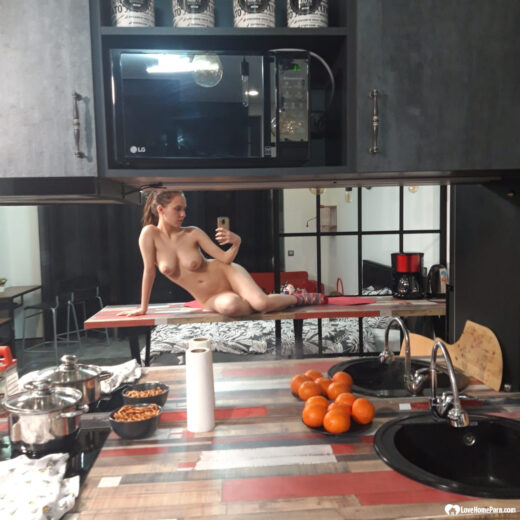 red hot amateur 24111707389